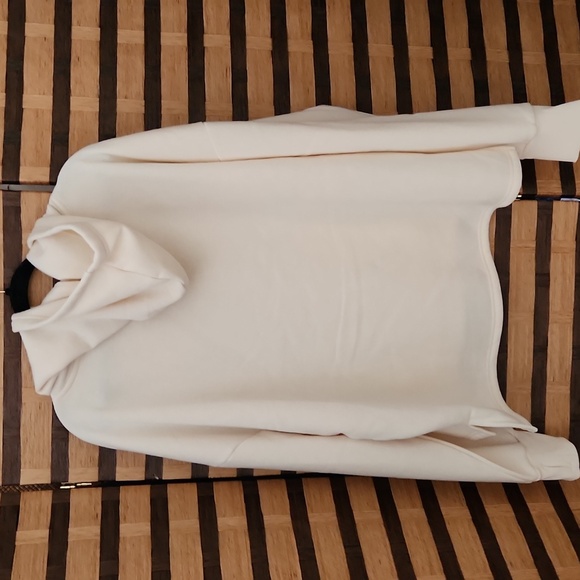 NWT! Bebe fleece hoodie - Picture 6 of 9